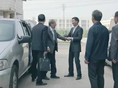 李书记请陈老协助，郑西坡深夜被拘