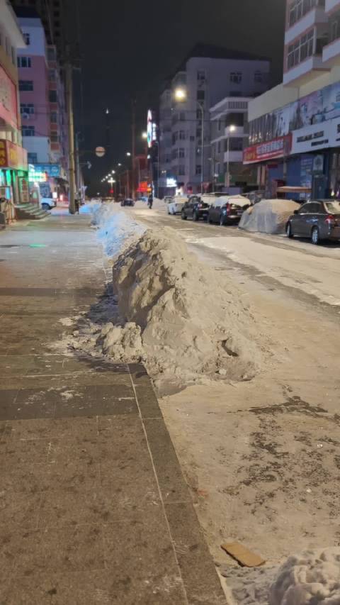 何小鹏冰雪试驾X9超级增程，展示后轮转向稳定性能