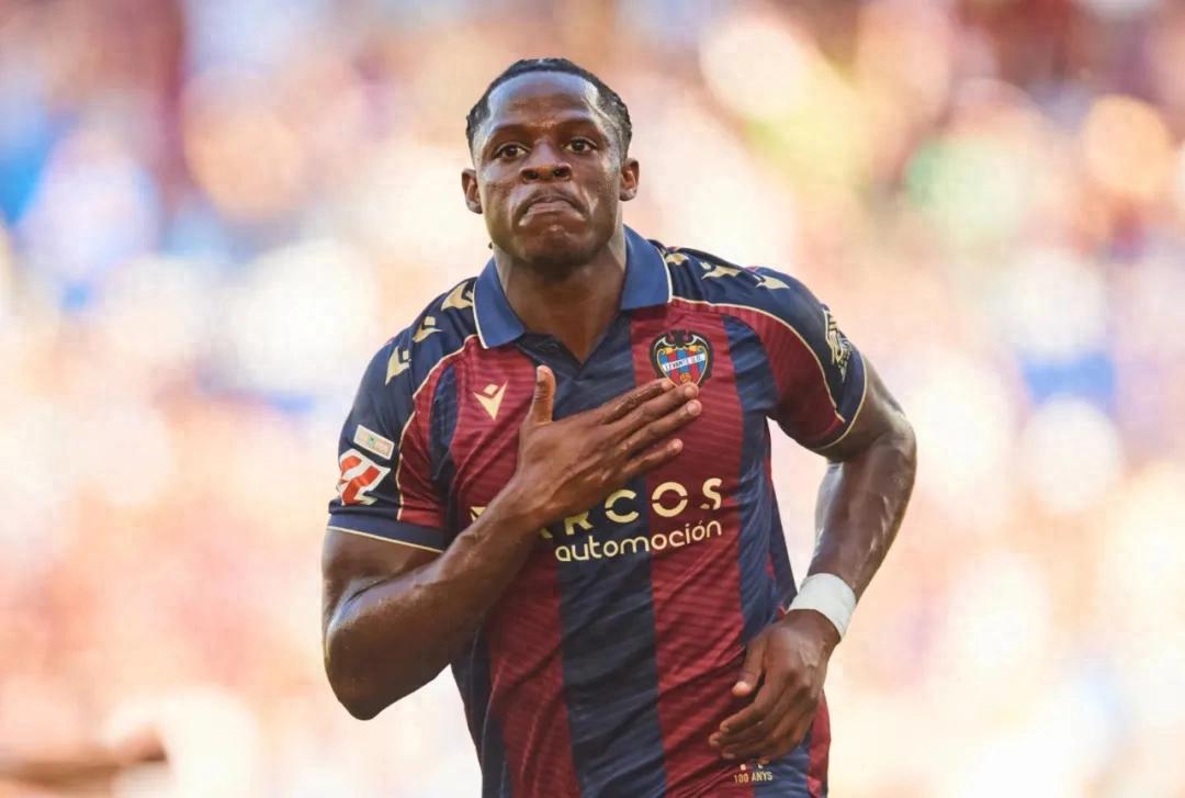 阿莫林：曼联不能再乱买人！罗马诺：巴萨、尤文正密切关注塞内西