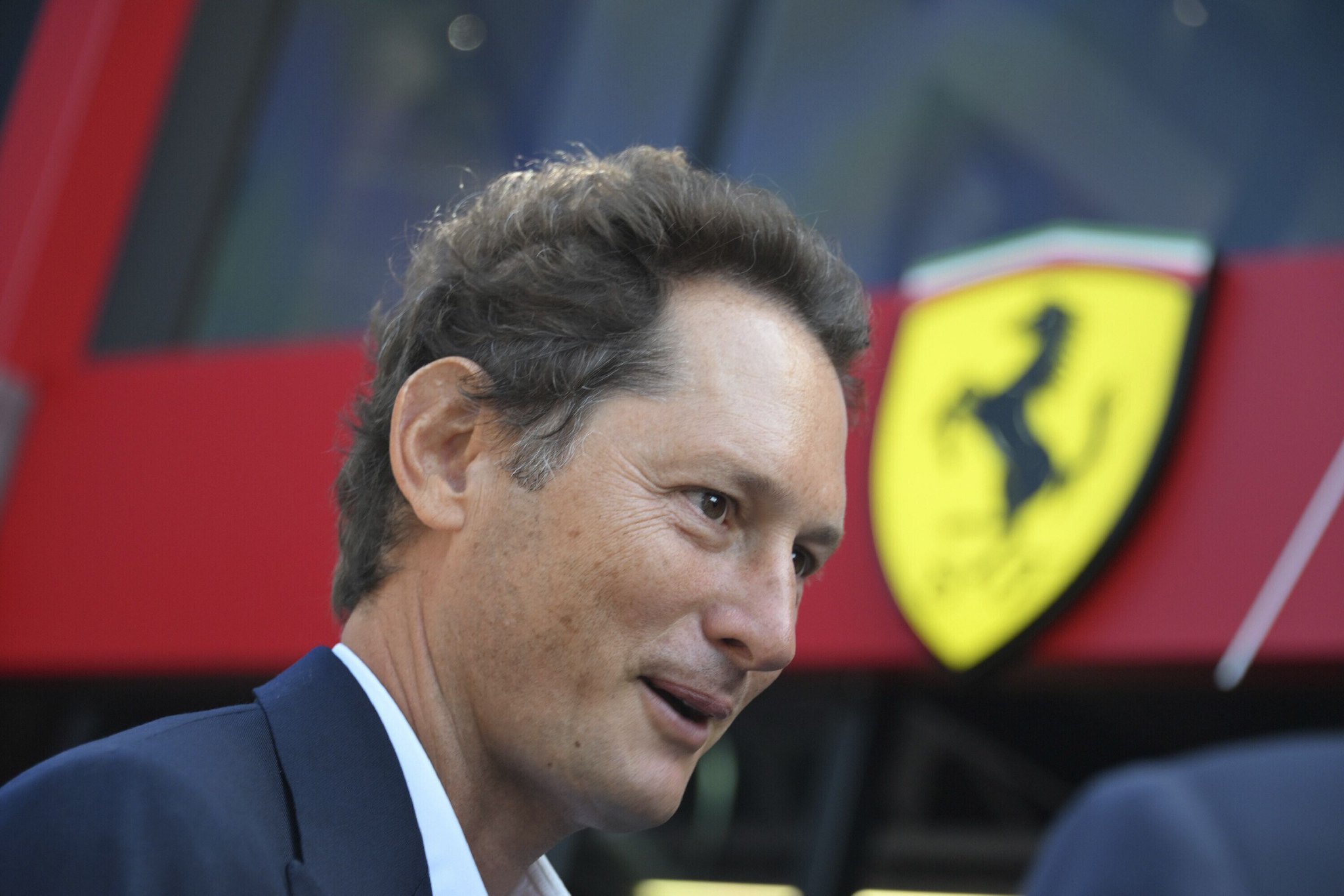 从法拉利到尤文图斯，Stellantis老板约翰·埃尔坎的糟心一年