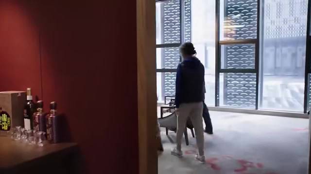 明玉冷面对众人独宠小侄女，明成夫妇惊呆