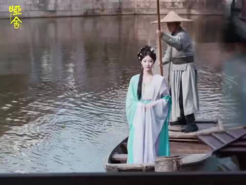 他画下秋霁与怪石，画下初逢的美人与交错的酒杯，时光就此停驻