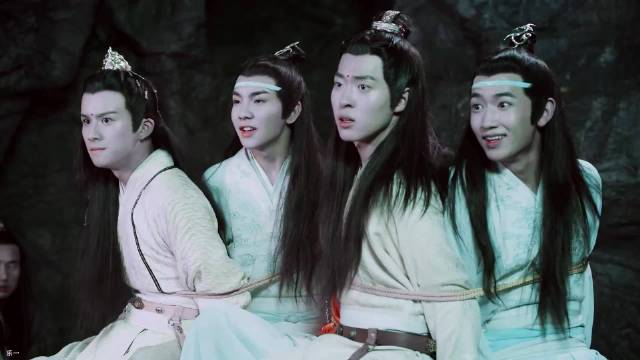 薛洋的那句：“换谁呀，那位含光君吗”很贱又在表达我懂的眼神