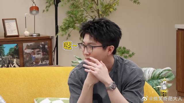 李诞人脉多广，被富婆主动加微信，毛不易眼都瞪大了！