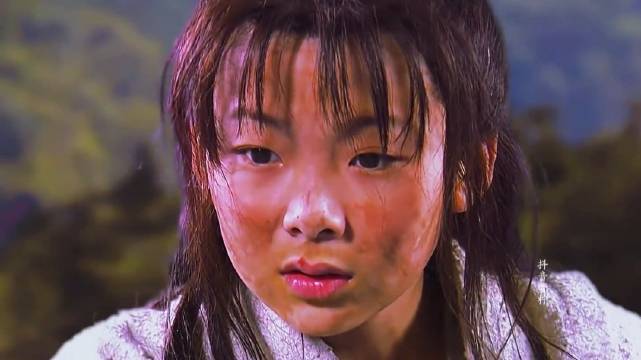 金庸老爷子常说主角坠崖必有奇遇，张无忌果真从白猿肚中得到九阳真经！