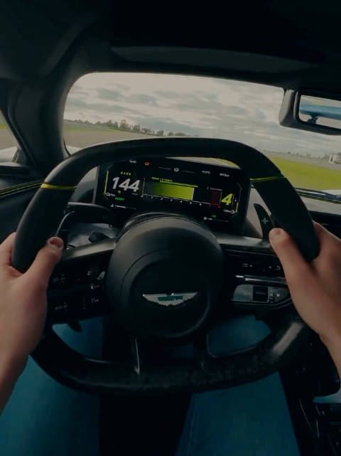 沉浸式赛道体验阿斯顿·马丁Valhalla