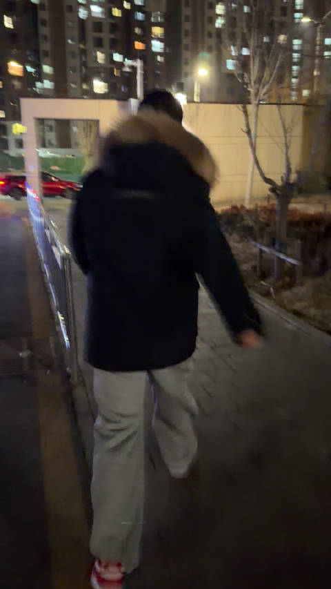 昨天伪装者刷咸鱼看到一只金虎斑小崽