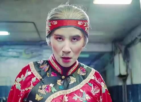 老板让员工扮鬼吓跑住户，结果却遇到真鬼，我在抖音追剧 小岳岳 妖铃铃