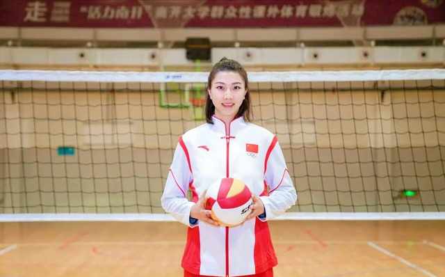 袁心玥入职后首度发声！里约冠军剩2人仍活跃，5人转型成高校教师