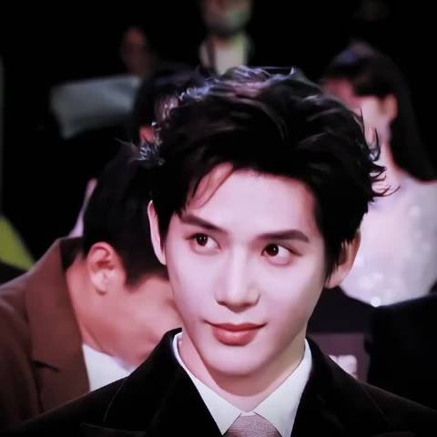 每一个被王安宇翻牌的姐妹，我都狠狠羡慕了