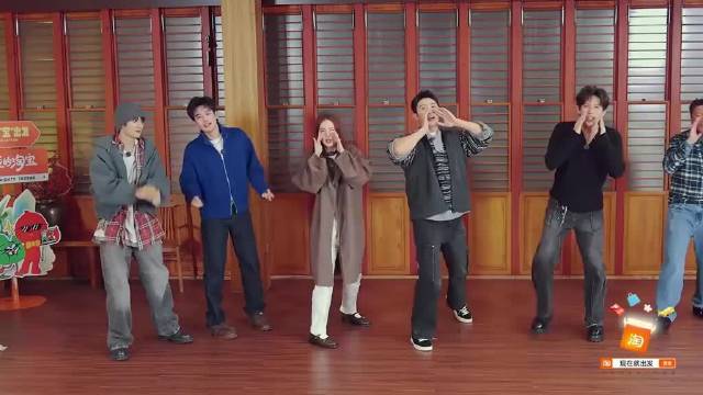 王安宇不当歌手可惜了，一脸的陶醉，谁看得出来他在假唱！ 现在就出发3