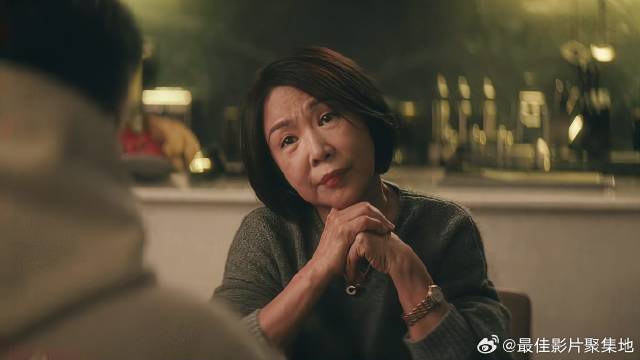 韩庚下班回家 看到妈妈面容后，秒懂大事不妙