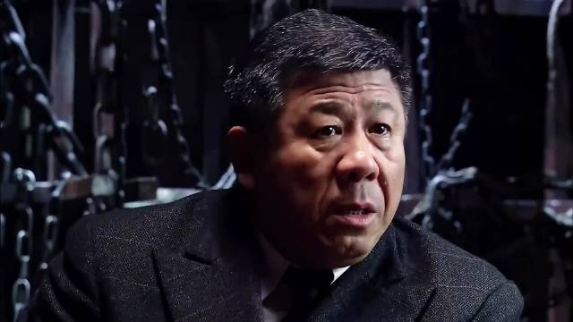 悬崖：张嘉译 宋佳联手演绎经典谍战，为所有隐蔽战线的英雄致敬！