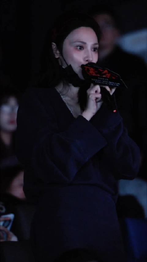 电影匿杀首映礼 真美女不惧素颜 思路清晰回答好有逻辑性！