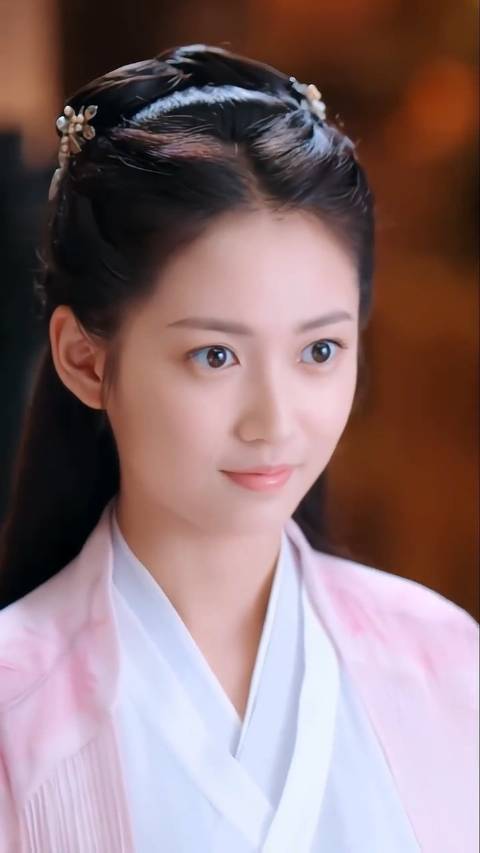 冰清玉洁，不施粉黛的陈钰琪真的太美了！