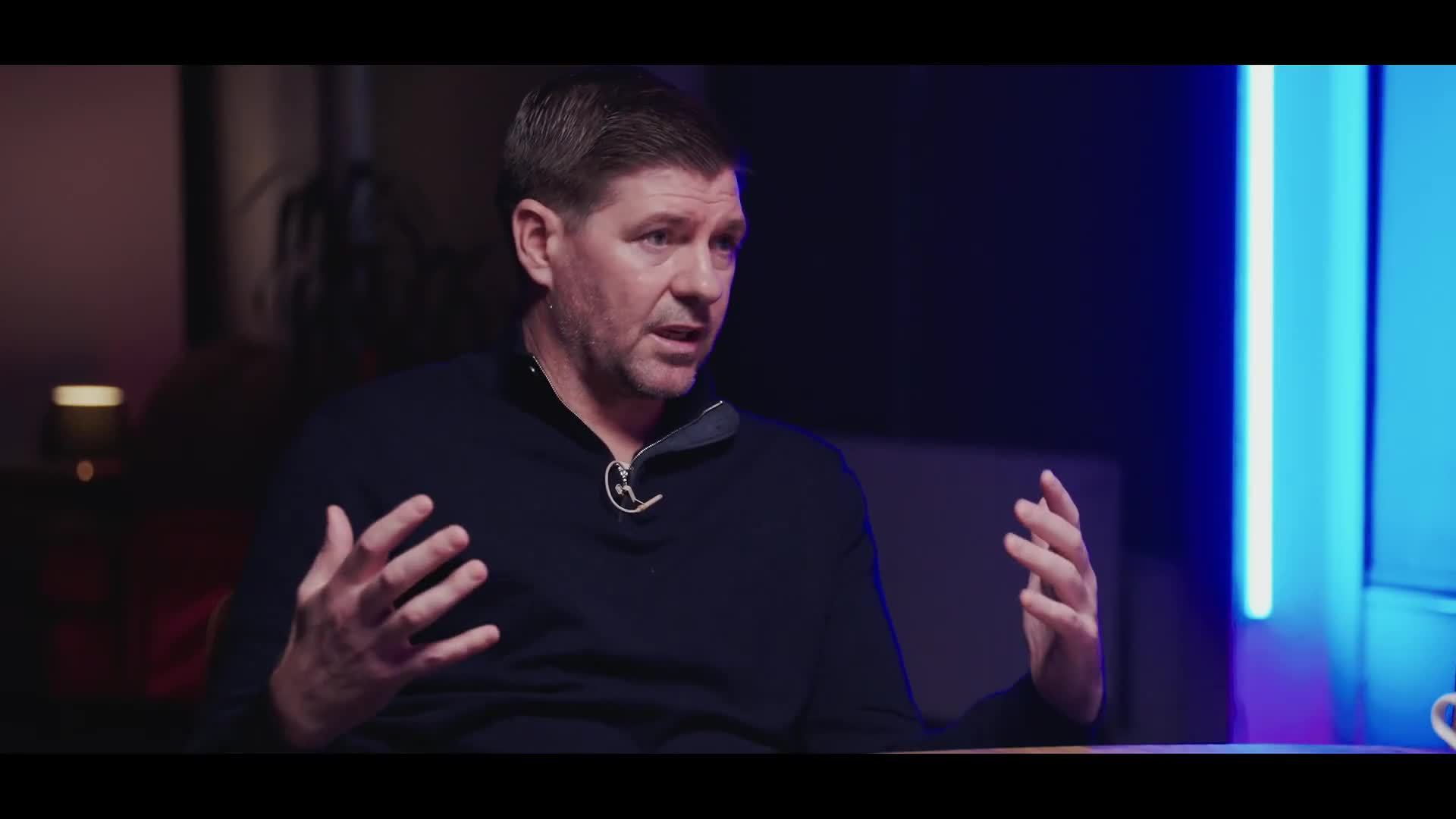 杰拉德盛赞赖斯为世界级中场，称其具备完美中场身材与能力