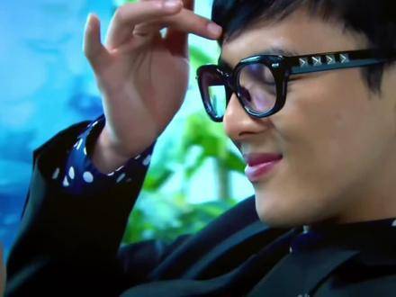 油尽灯枯之际说要遗忘你们，重返现代却未曾忘怀一人