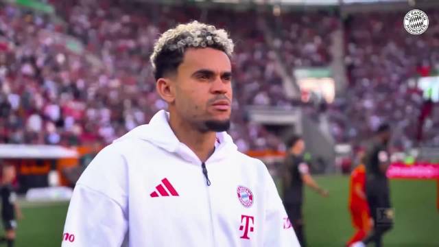 拜仁新援迪亚斯半程13球7助攻效率惊人