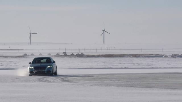 迈巴赫S480极寒冰面试乘，60km/h无侧倾震撼全场