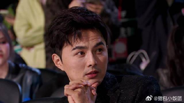 不愧是被蒋欣夸过的男人，40岁叶祖新竟帅的超标，安全感爆棚