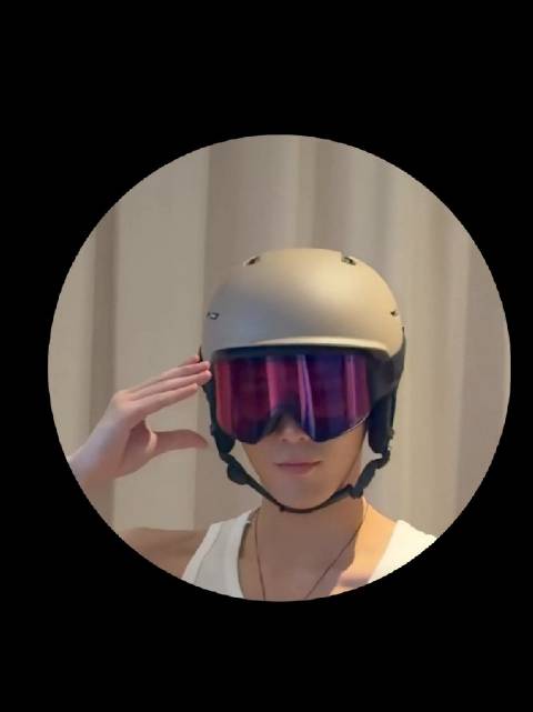 王安宇滑雪耍帅引热议，沈腾调侃其备战冬奥