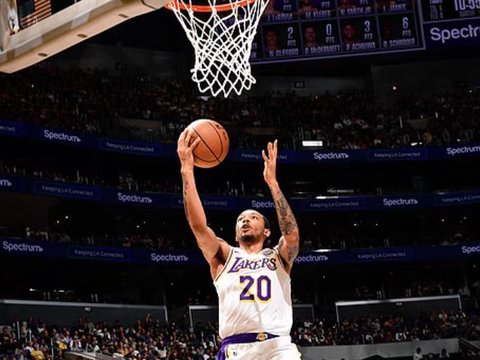 东契奇轰34+7胜国王！詹皇13投24分，合砍26分，湖人找到替补答案