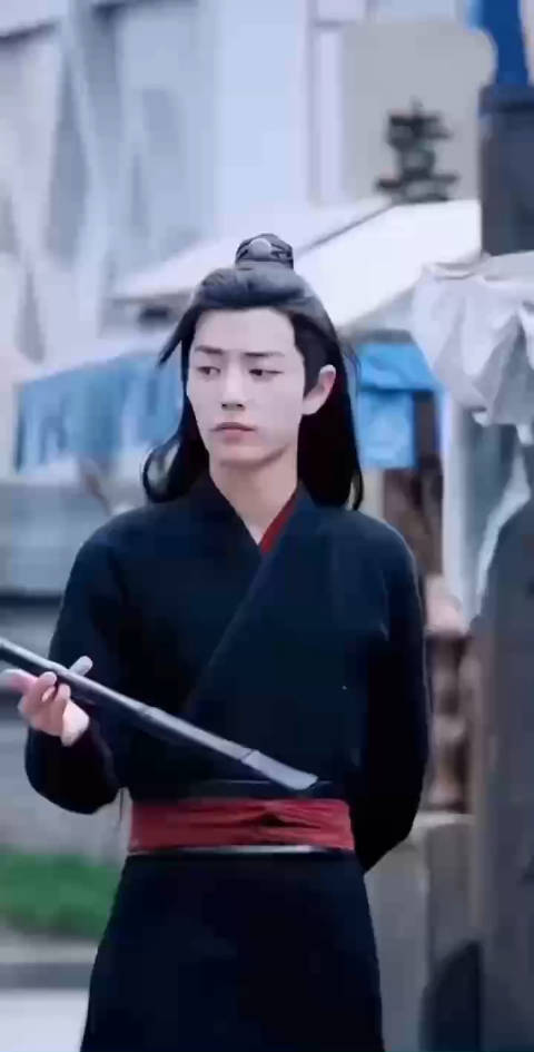 肖战白衣染霜演绎魏无羡，陈情一曲诠释干净灵魂