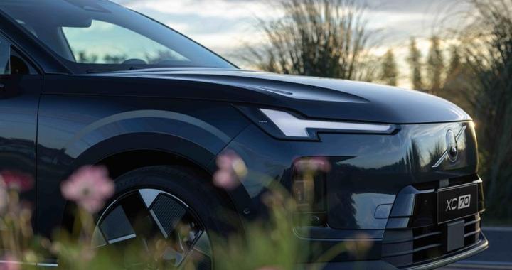 纠结25-40万大五座SUV推荐？家用全能的XC70闭眼冲