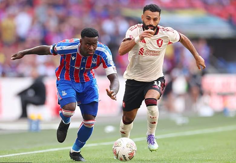 跟队：利物浦仍需要一名前锋和中卫，俱乐部倾向明夏免签格伊