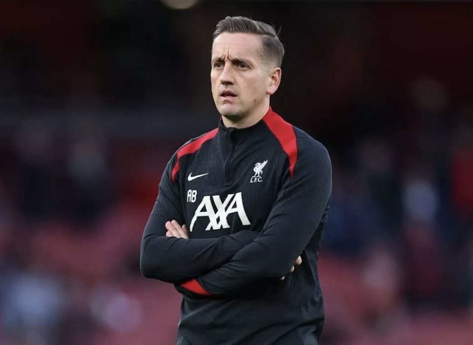 利物浦官方：定位球教练布里格斯离任