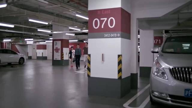 欢乐颂：曲筱绡偷听男友和母亲的谈话，谁料被男友发现