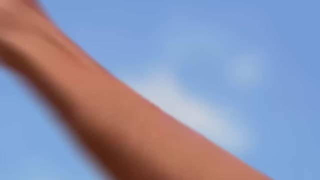 竟然举手50年，手臂完全僵化！