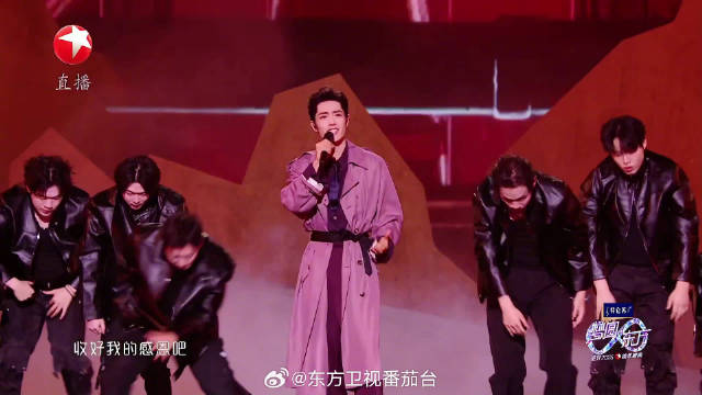 肖战全开麦唱跳首秀燃炸东方卫视跨年