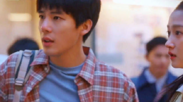 小巷人家：图南发现栋哲和筱婷谈恋爱了