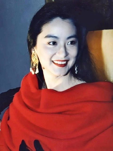 林青霞32年精神陪伴，活出女性壮丽风景