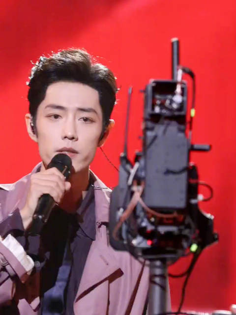 肖战歌声里的新年祝福