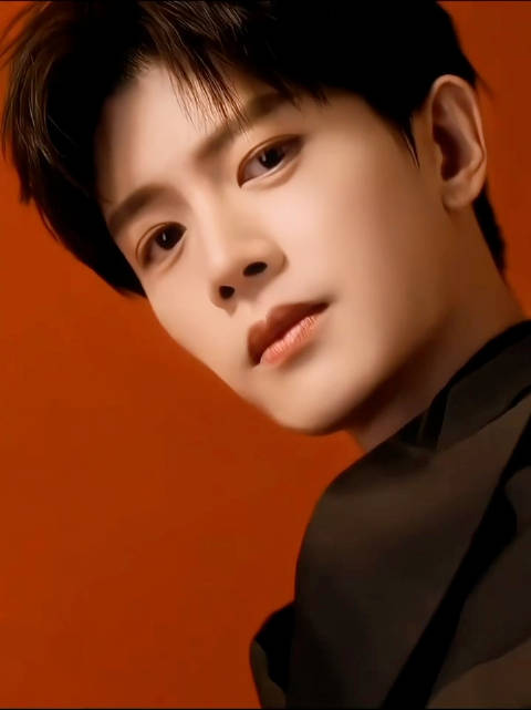 任嘉伦江苏卫视跨年首秀发文谈追星意义