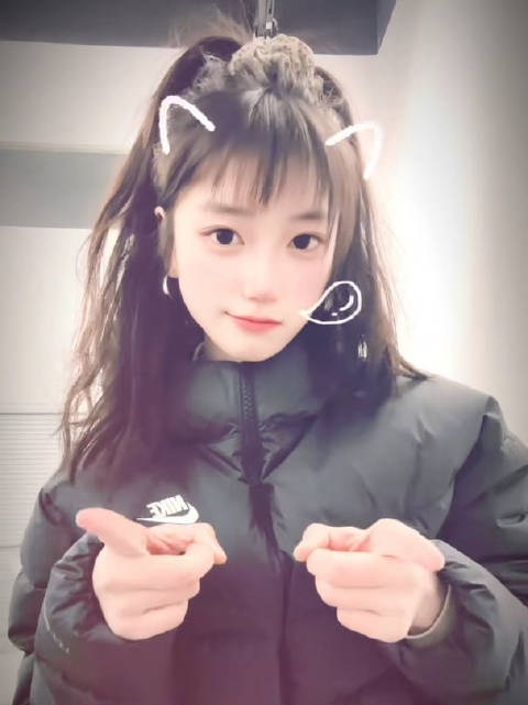 车主称玛莎拉蒂淋雨腐蚀成雅迪电动车