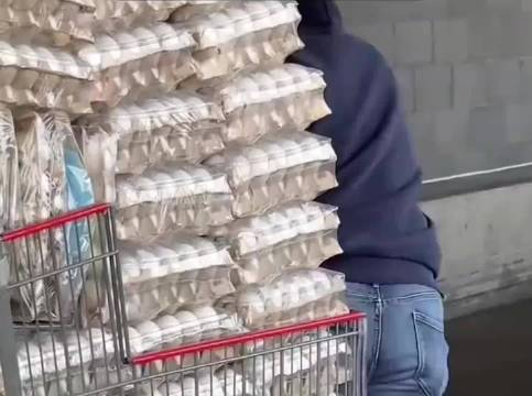 毒枭这辈子都没挣过这么干净的钱