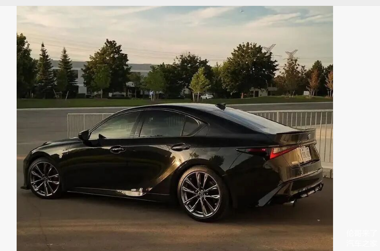 2026款雷克萨斯IS，取消四缸和V8，标配3.5L + V6 引擎