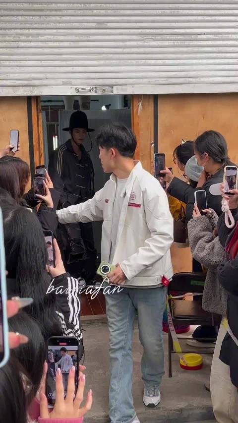 何与《窈窈有期》萧靖西出妆，展现多面演技