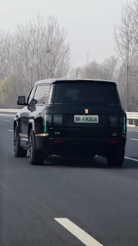 还说不说仰望U8L这气场是真的尊啊！