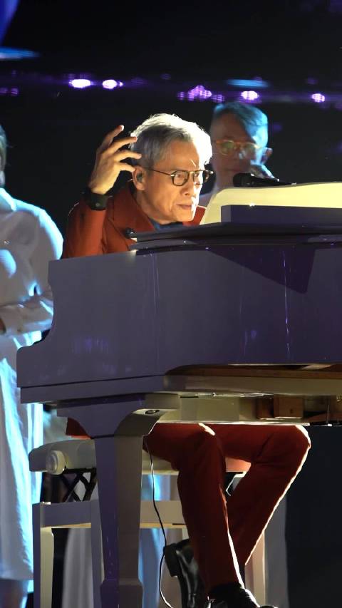 罗大佑张小婉合作演绎海上花，江苏卫视跨年呈现