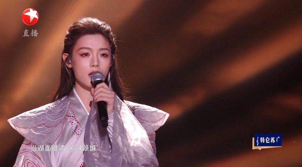 一人分饰三角演唱&表演《霸王别姬》，好厉害！跨年晚会节目单