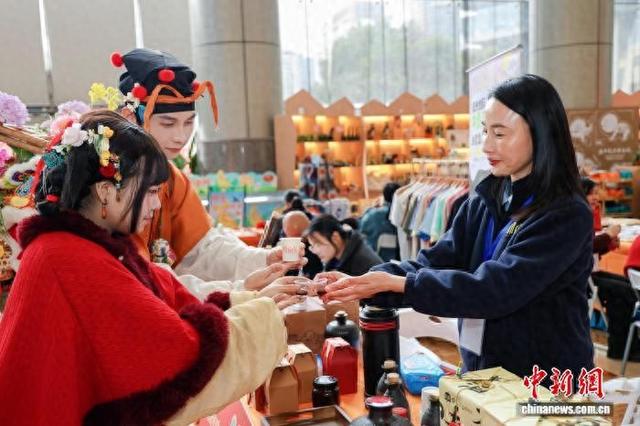 12月31日,市集现场。(主办方供图)