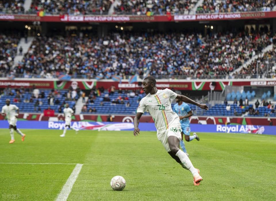 非洲杯：3-0，33岁利物浦旧将马内发威，率队3轮不败，以头名晋级