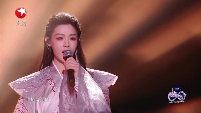 陈丽君一人分饰三角舞台感染力