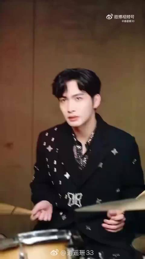 张彬彬0帧开唱《金风玉露》展现音乐专业素养