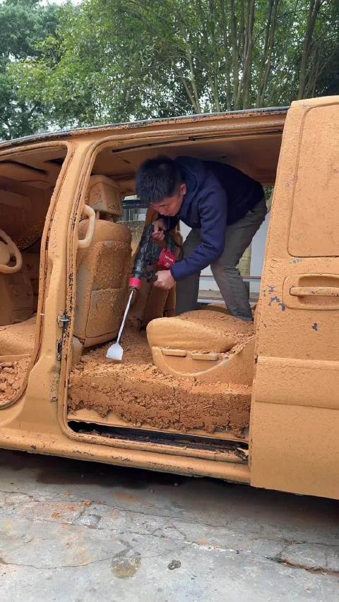 4000买的报废商务车，耗时7天满血复活！