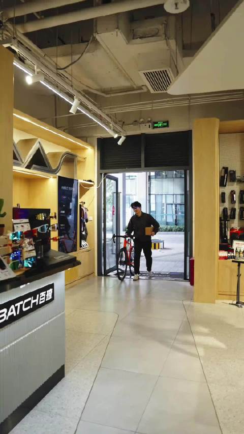 骑行爱好者分享爱车保养经验，清洗链条上油润滑是关键